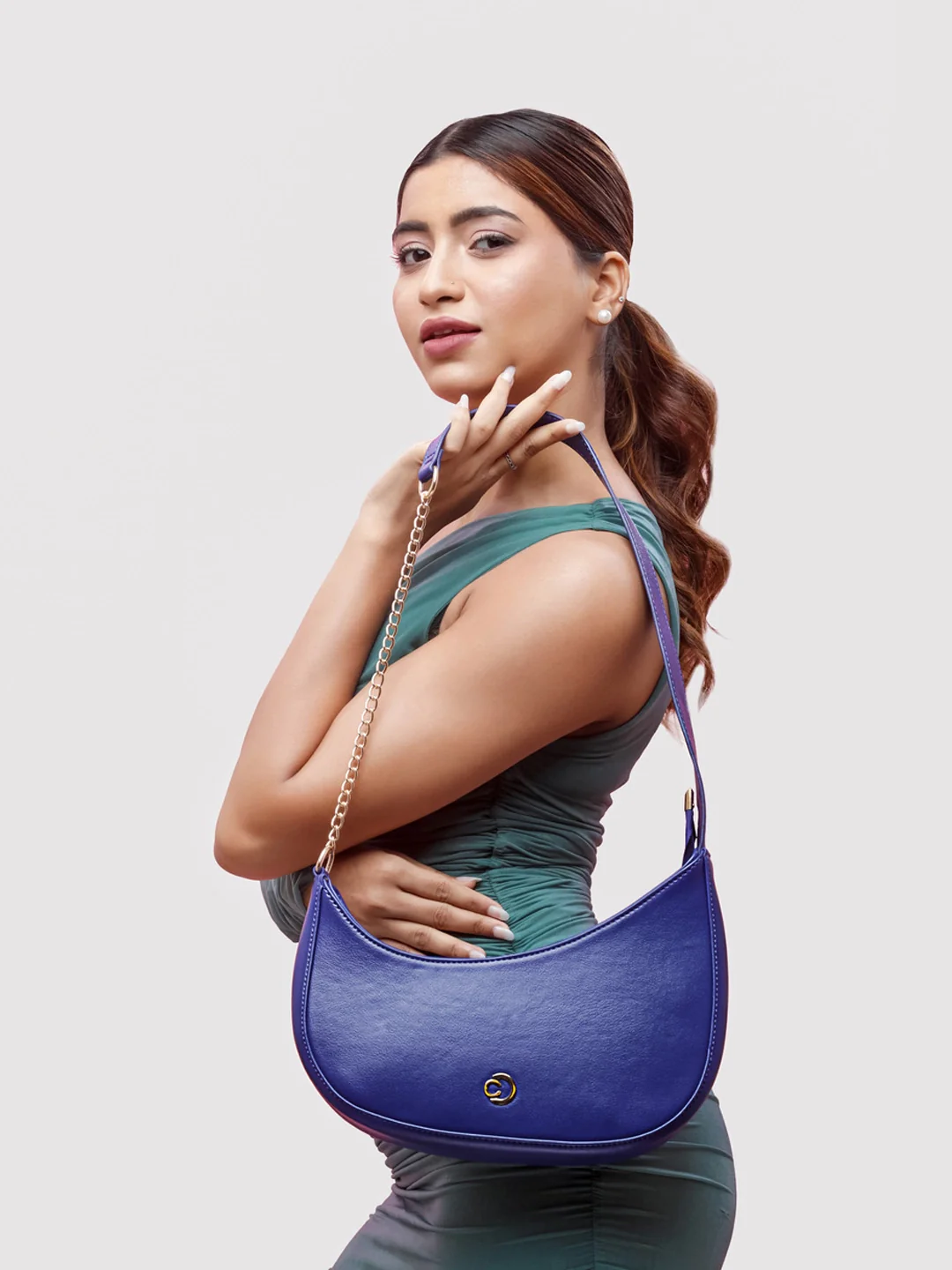 Caprese August Sling Medium Baguette Bag - Image 12
