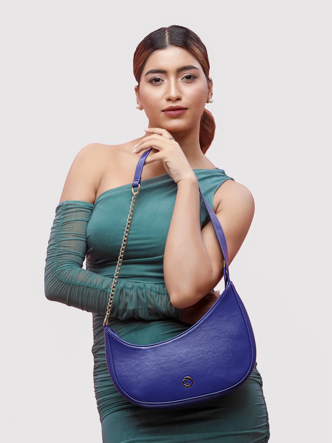 Caprese August Sling Medium Baguette Bag - Image 13