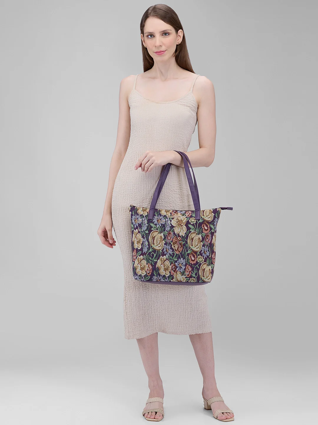 Caprese Callan Medium Navy Tote Bag - Image 7