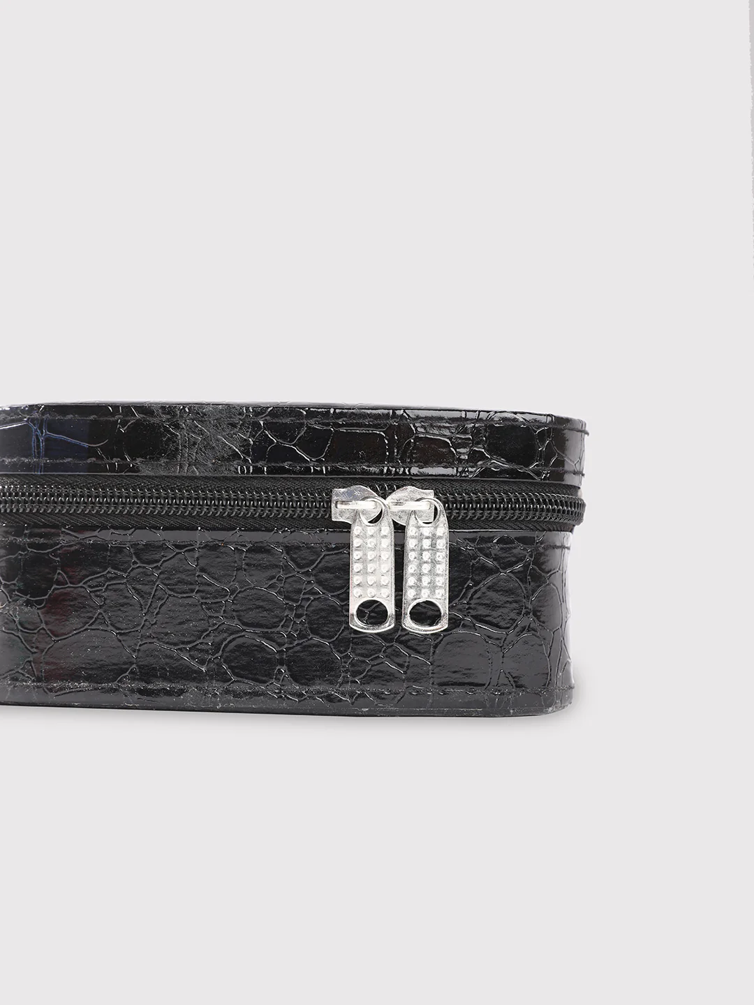 Caprese Cortney Small Black Vanity Case - Image 8