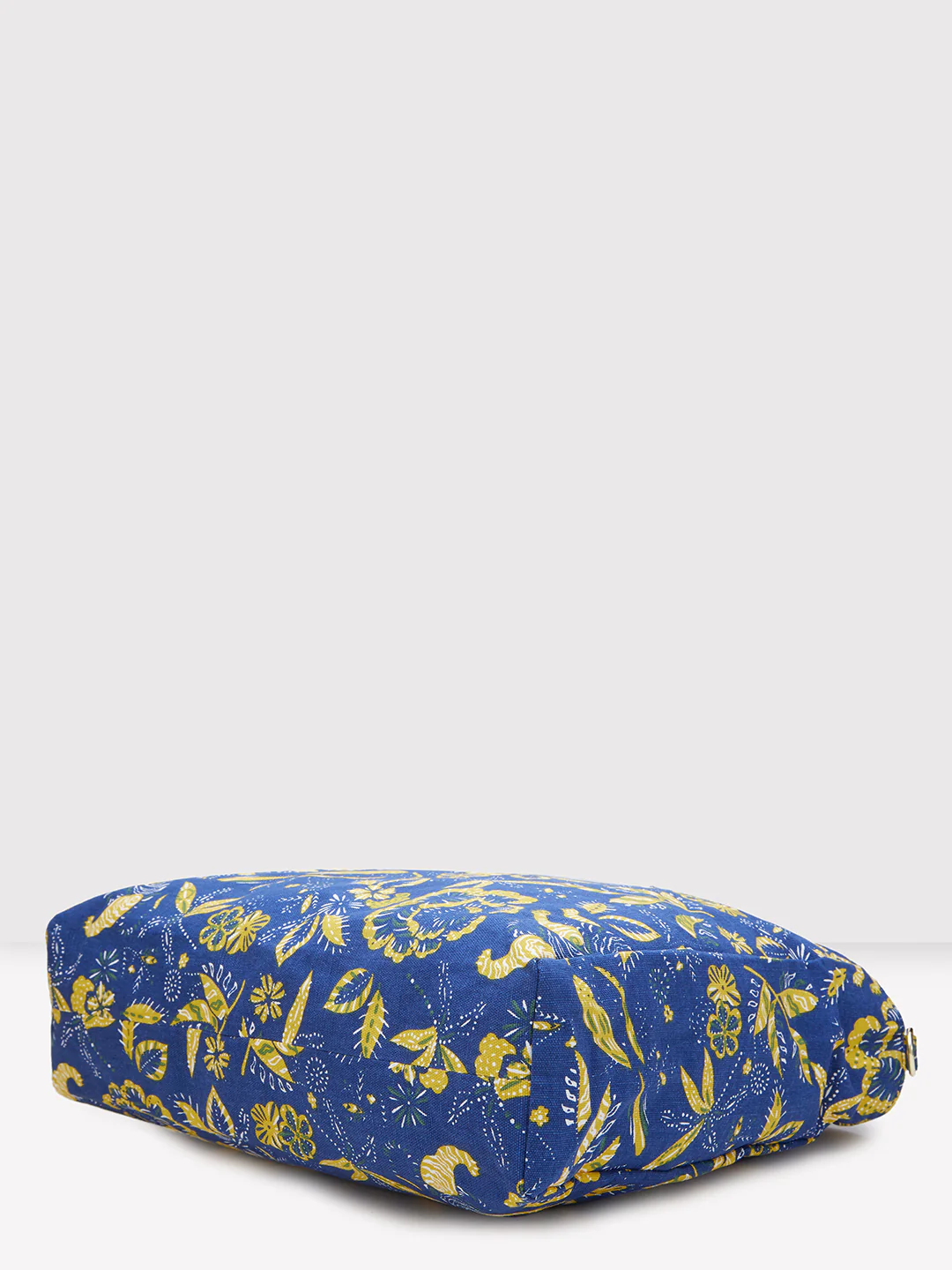 Caprese Hazel Large Blue Tote Bag - Image 6