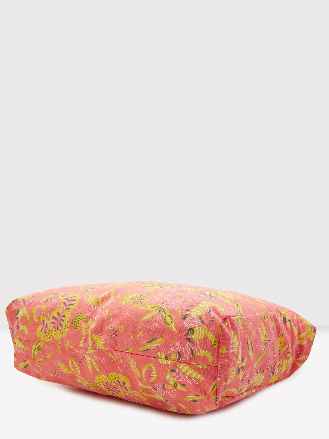 Caprese Hazel Large Coral Tote Bag - Image 5