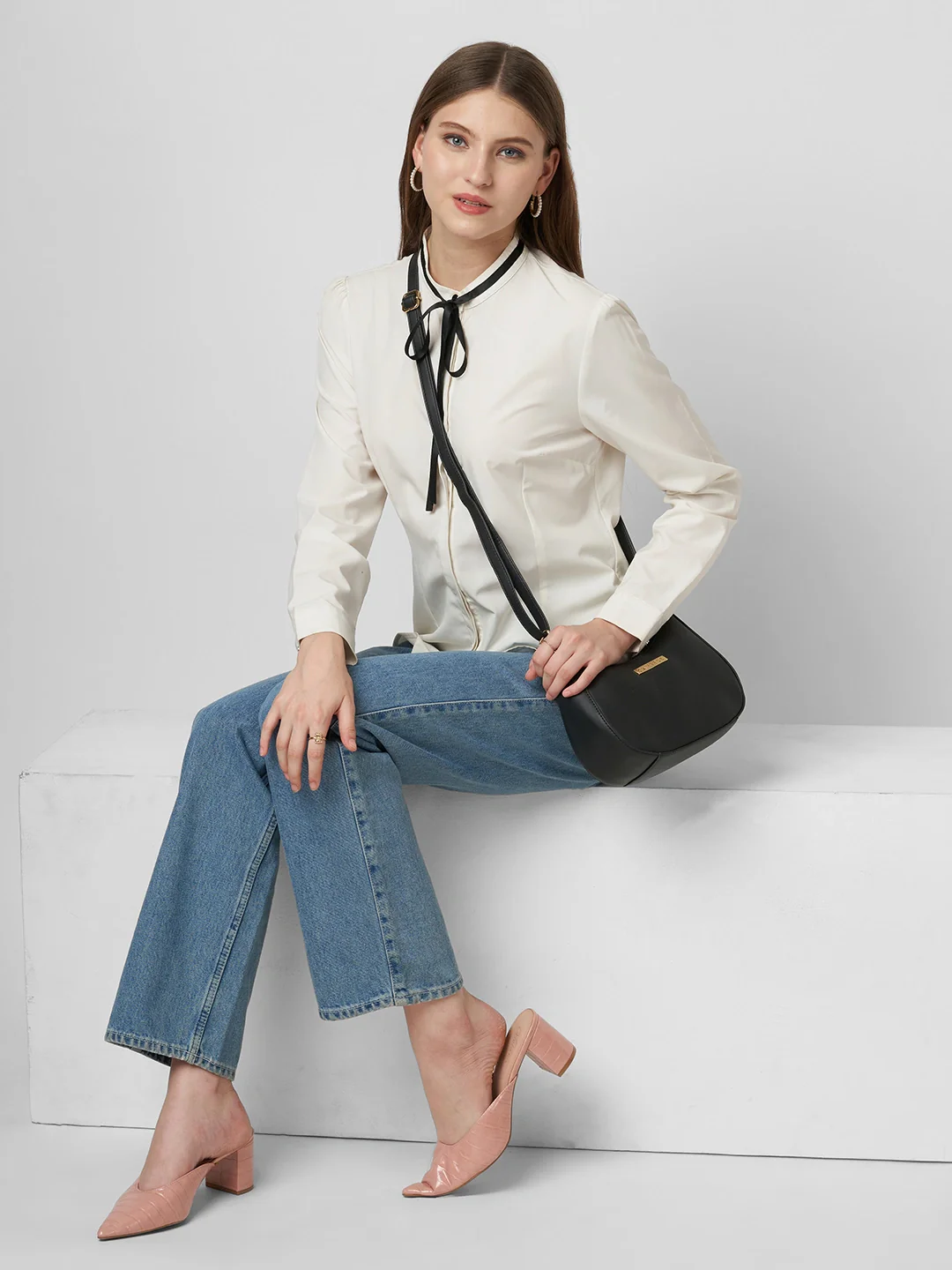Caprese Omni Small Black Sling Bag - Image 7