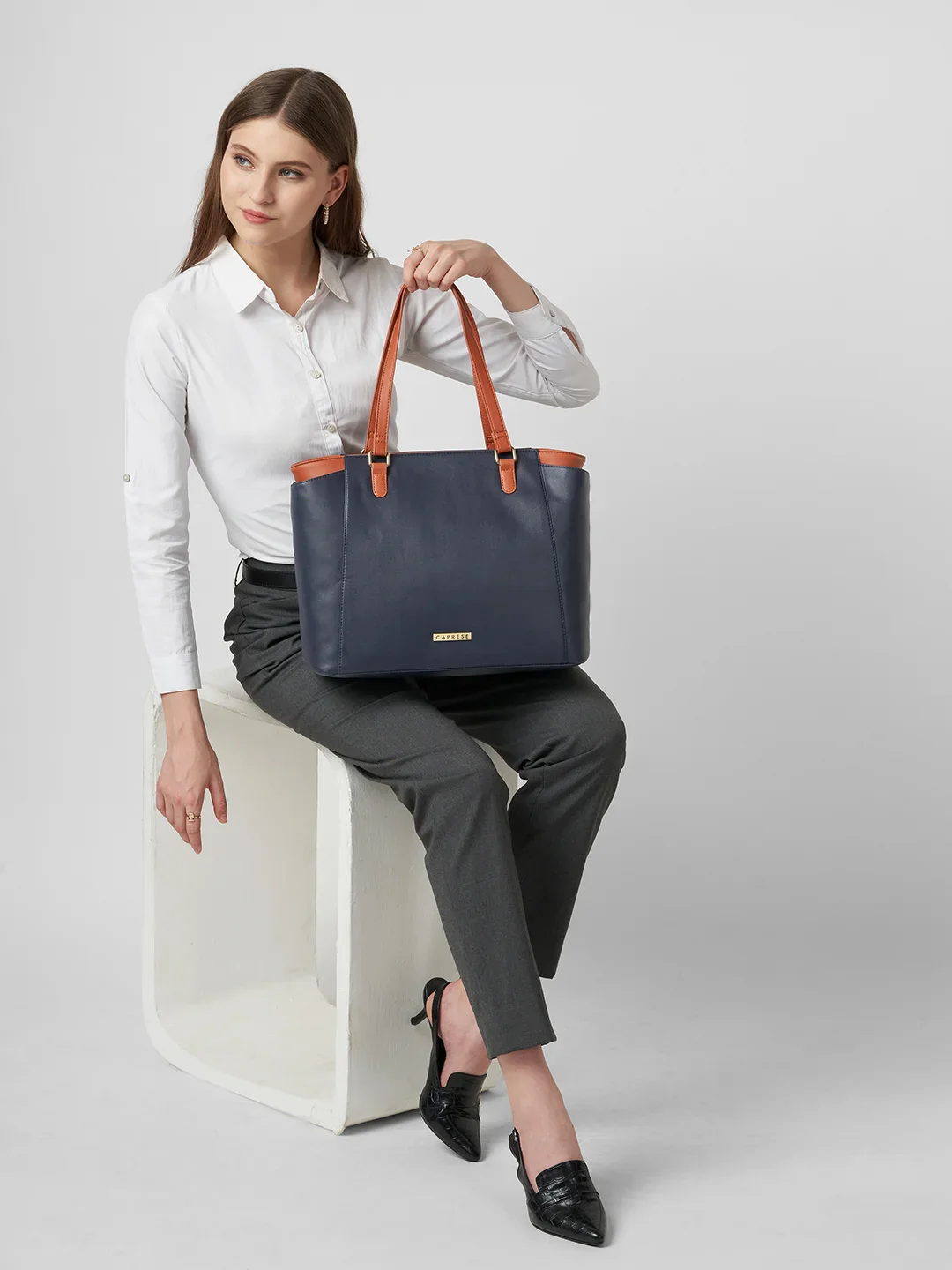 Caprese  Regina Large Navy Blue Tote Bag - Image 2