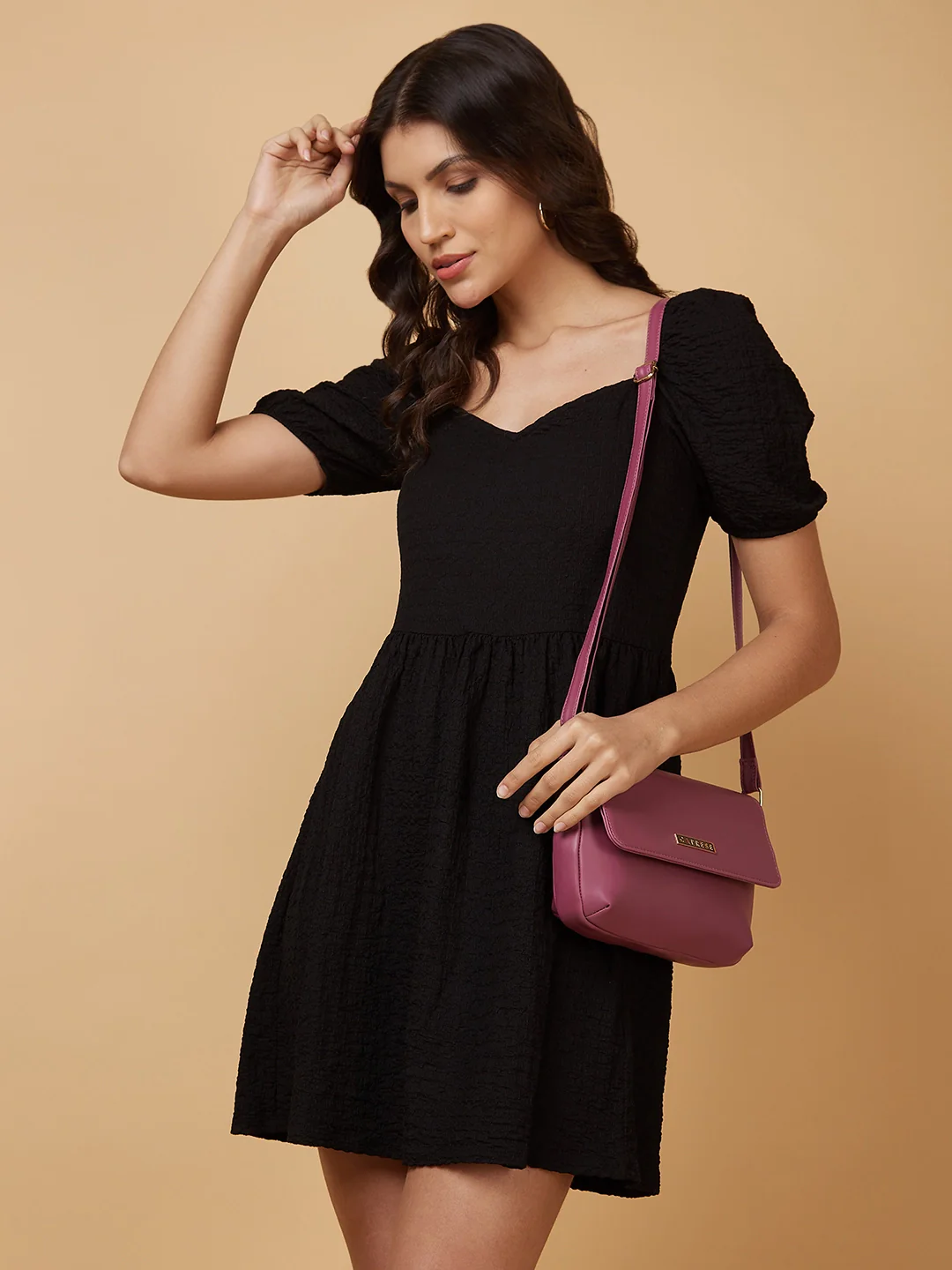 Caprese Rohde Small Pink Sling Bag - Image 9