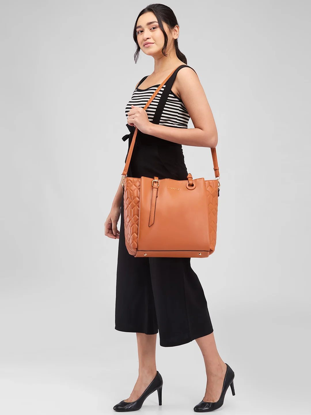 Caprese Sabrina Large Tan Tote Bag - Image 2