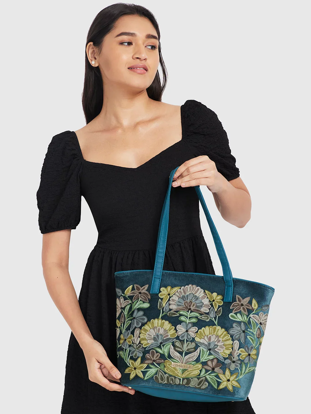 Caprese Tresna Large Green Tote Bag - Image 9