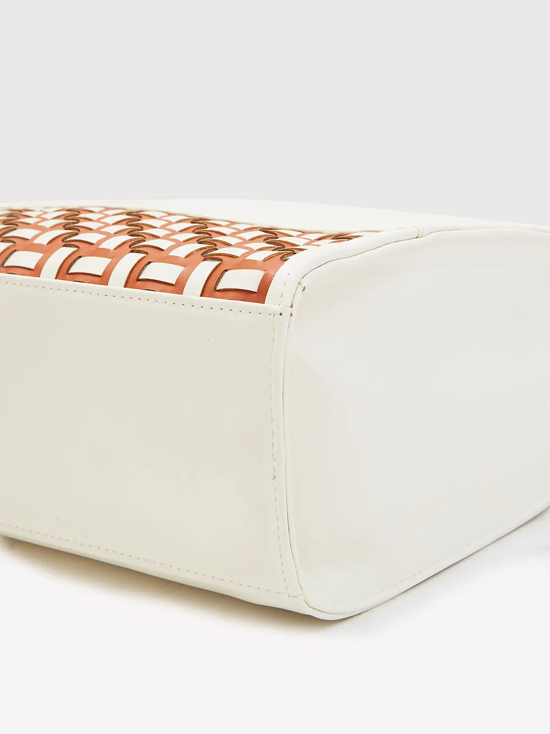Caprese Zeta Medium Vanila Tote Bag - Image 5